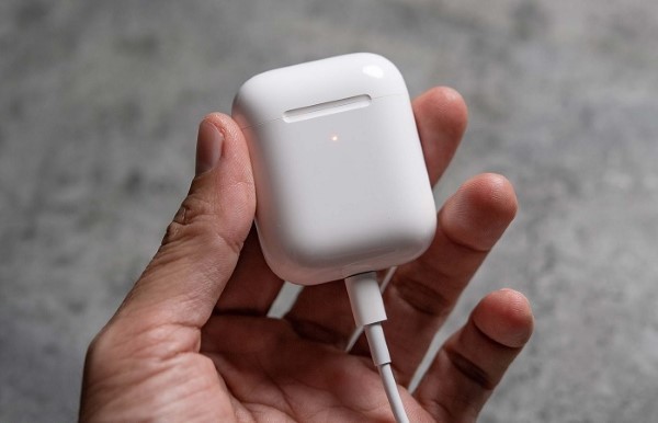 Hướng dẫn cách sạc pin Airpods 2 đúng cách